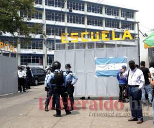 Los trabajadores exigen la destitución de al menos 50 empleados en el área administrativa del Hospital Escuela (HE).