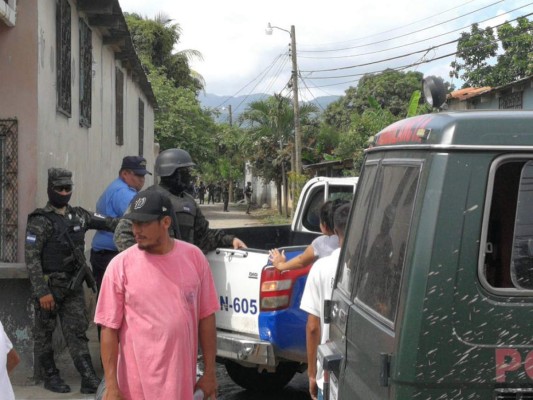 Miembros de la Policía Militar de Orden Público llegaron a la zona para brindarle apoyo a sus compañeros. Foto: TN5/Twitter.