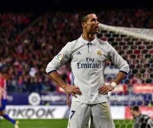 Cristiano Ronaldo celebra con su pose característica el tercer gol merengue. Foto: Agencia AFP.