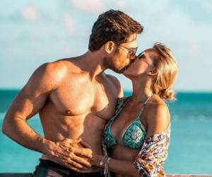El romance entre los actores Sebastián Rulli y Angelique Boyer aún no llegará al altar. Foto Instagram