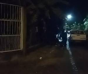 Los cuerpos fueron descubiertos dentro de un automotor, ya en estado avanzando de descomposición, por lo que llevarían varios días muertas.