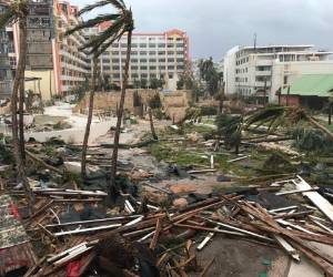 Irma, uno de los huracanes más devastadores de los últimos años hizo estragos a su paso por el Caribe y la Florida. Aquí le mostramos las imágenes más impactantes de Puerto Rico, Cuba, República Dominicana, San Martín. Fotos: AP/AFP.