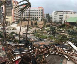 Irma, uno de los huracanes más devastadores de los últimos años hizo estragos a su paso por el Caribe y la Florida. Aquí le mostramos las imágenes más impactantes de Puerto Rico, Cuba, República Dominicana, San Martín. Fotos: AP/AFP.