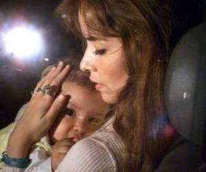 Hace 17 años, la famosa cantante Gloria Trevi tuvo a su primer hijo en la cárcel. La mexicana lo llamó Ángel Gabriel, quien ahora es todo un adolescente.