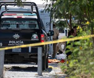 En el enfrentamiento murieron cinco civiles armados y la policía decomisó cinco armas largas, diversos artefactos explosivos improvisados, cargadores, cartuchos y equipo táctico.
