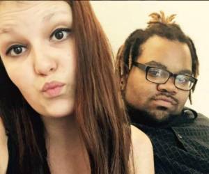 En el momento del hallazgo de los cuerpos se encontraron drogas en el apartamento. Foto: Twitter