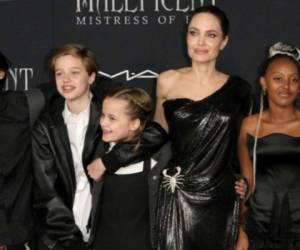 Shiloh es la primera hija biológica de Brad Pitt y Angelina Jolie. Una de sus últimas apariciones públicas fue durante el estreno de 'Maléfica'. Foto: AP