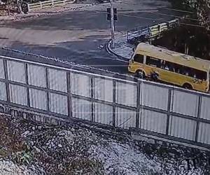La tarde del viernes 8 de mayo quedó marcada por la violencia en la zona de Los Robles, en Comayagüela, donde un conductor de transporte público fue asesinado a disparos frente a la mirada de quienes transitaban por el sector.