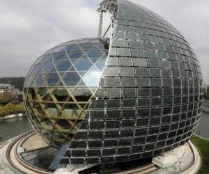 Según el plan, los propietarios deben pagar unos 40 dólares extra de hipoteca, pero ahorrarán unos 80 mensuales en calefacción, aire acondicionado y luz. Foto: Agencia AFP