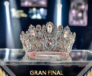 La gala contará con la participación de varias estrellas de la música en español como la cantante Gloria Trevi, Christian Nodal y Pitbull. FOTO CORTESÍA.