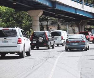 Más de 1.4 millones de vehículos, entre carros y motocicletas, tendrán que cambiar las placas.