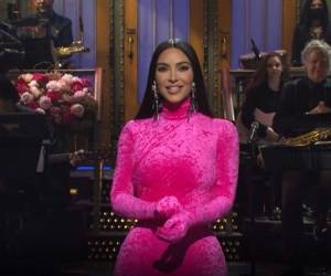 Kim Kardashian fue duramente criticada en las redes sociales por ser elegida como la anfitriona del programa.