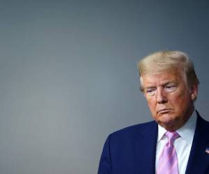 El presidente de los Estados Unidos, Donald Trump, participa en la sesión informativa diaria sobre el nuevo coronavirus. Fotos: Agencia AFP.