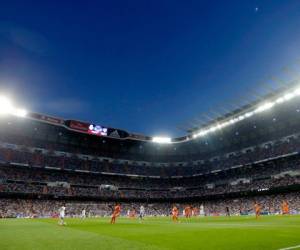 Según medios internacionales, el acuerdo estaría cerrado en un 90% para que se juegue en el estadio Santiago Bernabéu. Foto:AP