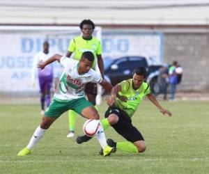 En el estadio Marcelo Tinoco se vieron las caras Real de Minas vs Juticalpa este domingo. (Fotos: Ronal Aceituno / EL HERALDO)