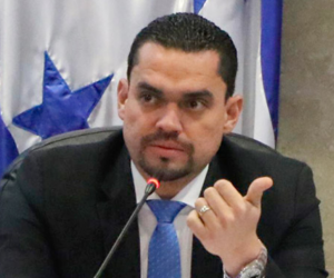 Tomás Zambrano, jefe de la bancada del Partido Nacional.
