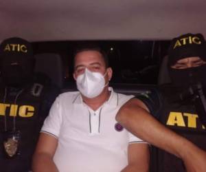 Fredy Donaldo Mármol Vallejo, minutos después de ser detenido en la exclusiva residencial de la capital.