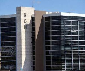 En 2025 la tasa de interés activas para préstamos en moneda nacional se redujo de 16.54% a 14.55%, equivalente a una disminución de 1.99%.