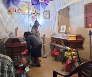 Silverio Gómez Cabrera (padre) y Maynor Fredy Gómez Domínguez (hijo) son velados en su casa de habitación.