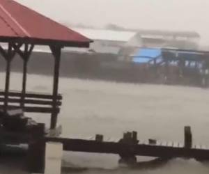 Lluvias, viento y fuerte oleaje deja el huracán Lisa en Islas de la Bahía