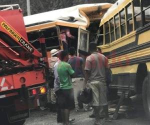 Las dos unidades de transporte chocaron de frente.