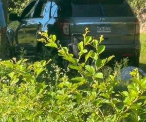 Agentes de la Policía Nacional llegaron al lugar y acordonaron la escena donde ocurrió el doble crimen la tarde del martes.