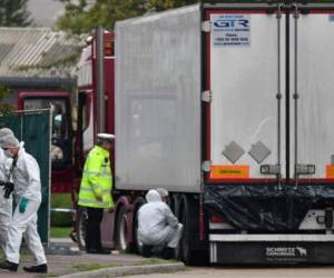 Los cadáveres fueron trasladados a un hospital cercano y las autopsias intentarán aclarar la identidad de las víctimas y cómo murieron. Foto: AFP.