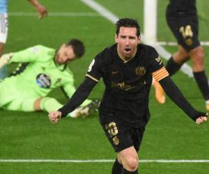 Messi lideró a un Barça que se quedó con 10 hombres tras la expulsión de Lenglet en el cierre del primer tiempo. Foto: AFP