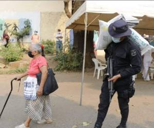 El gobierno de El Salvador ha brindado ayuda a la población desde el inicio de la cuarentena. Foto: Twitter/Nayib Bukele