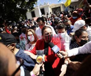 Una alta fuente del poder judicial que pidió no ser identificada expresó a la AFP que una juramentación de la mandataria ante Redondo 'puede ser considerada ilegal'. Foto: Emilio Flores/EL HERALDO.