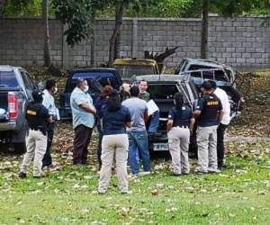 La ATIC dio captura a cuatro exfuncionarios y un comunicador social por malversar fondos del Estado.