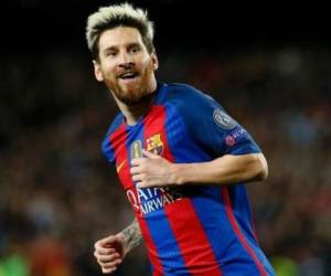 Sería bonito que un jugador que abandonó su país tan jovencito y con tanta ilusión pudiera acabar su carrera como número uno indiscutiblemente de la historia, dijo el técnico sobre Messi. Foto: AFP
