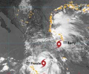 Imagen satelital de ambas tormentas. Las autoridades siguen vigilándolas de cerca.