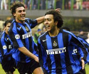 Noche tras noche, Vieri llama a antiguos compañeros diseminados por Italia y el mundo para recordar el tiempo que pasaron juntos a fines de las décadas de 1990 y el 2000. Foto: AP.