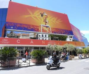 Otros grandes festivales de cine, como South by Southwest y Tribeca, ha se han cancelado. Pero algunos tenían la esperanza de que Cannes, que se realiza más cerca del verano, sobreviviera.