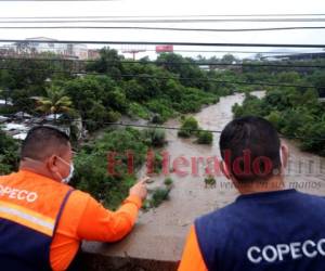 Personal de Copeco sigue evaluando los daños en las diferentes zonas afectadas del país. Foto: Johny Magallanes / EL HERALDO.