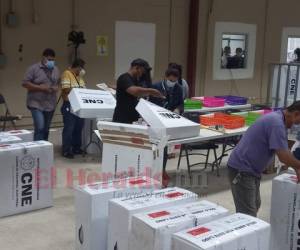 El CNE comenzó hasta la noche del martes 16 de marzo el conteo de las actas electorales, casi 50 horas después de haber culminado las votaciones. Foto: Efraín Salgado / EL HERALDO.