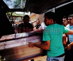 Familiares reclamaron el jueves el cuerpo de Marlon Fernando Santos Martínez (18).