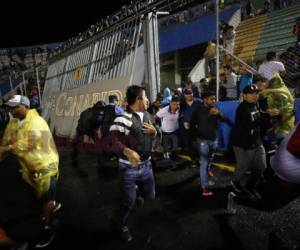 Los actos violentos registrados la noche del sábado dejaron un saldo de cuatro personas muertas. (Foto: Johny Magallanes / EL HERALDO)