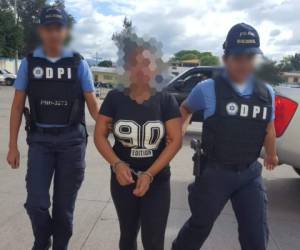 La Dirección Policial de Investigaciones (DPI) capturó en residencial Suyapita a la fémina.