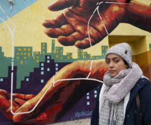 Yareli Adan posa para la cámara en Nueva York. Adan ha solicitado por primera vez acogerse a un programa de alivio migratorio para jóvenes conocido como DACA después de que el programa fuera reactivado recientemente por un juez. Foto: AP.
