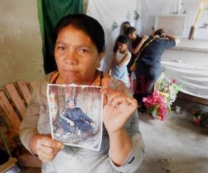 El cuerpo del joven fue hallado en el sector del Tomatín, en el municipio de Cantarranas. Fotos: Johny Magallanes/EL HERALDO