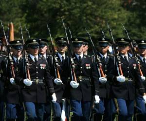 El Departamento de Bomberos de Arlington escribió en un Twitter que 11 personas empezaron a sentirse enfermas después de que la carta fue abierta. Foto: Agencia AFP