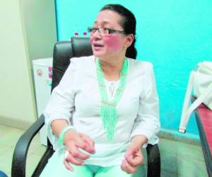 La doctora Sonia Cruz regresó ayer a su oficina en la Región Sanitaria Número Siete, con sede en Danlí.