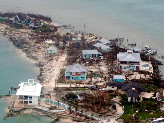 Los habitantes de las Bahamas 'soportaron horas y días de terror, temiendo por sus vidas y las de sus seres queridos'. Fotos: Agencia AFP.