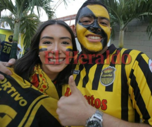 El sentimiento aurinegro se hizo sentir en el Humberto Micheletti. Fotos Grupo OPSA