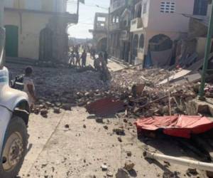 Edificios religiosos, escuelas y viviendas resultaron dañados por el terremoto, según los residentes de la zona afectada. Foto: Cortesía.