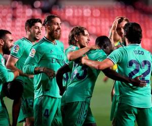 A falta de dos jornadas y seis puntos por disputarse, al equipo merengue le bastaría con hacer el jueves en la penúltima fecha liguera lo mismo que los azulgrana para garantizarse su 34º título de Liga.