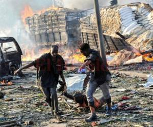 Muchas víctimas fallecieron en hospitales a consecuencia de sus heridas, dijo el capitán de policía Mohamed Hussein.