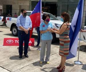 Momento de la entrega de la donación de Taiwán a Salud.